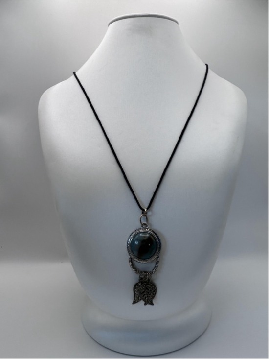 Unknown Jewelry - Necklace Silver Tone Blue Stone Leaf Pendant Boho Nature Tie Cord 28 Inch